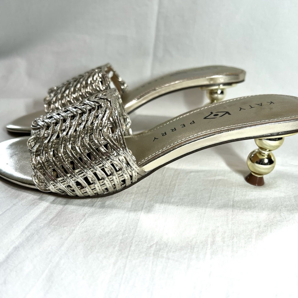 Katy Perry Gold Woven Women's Slide Sandals 6.5 - Picture 4 of 10